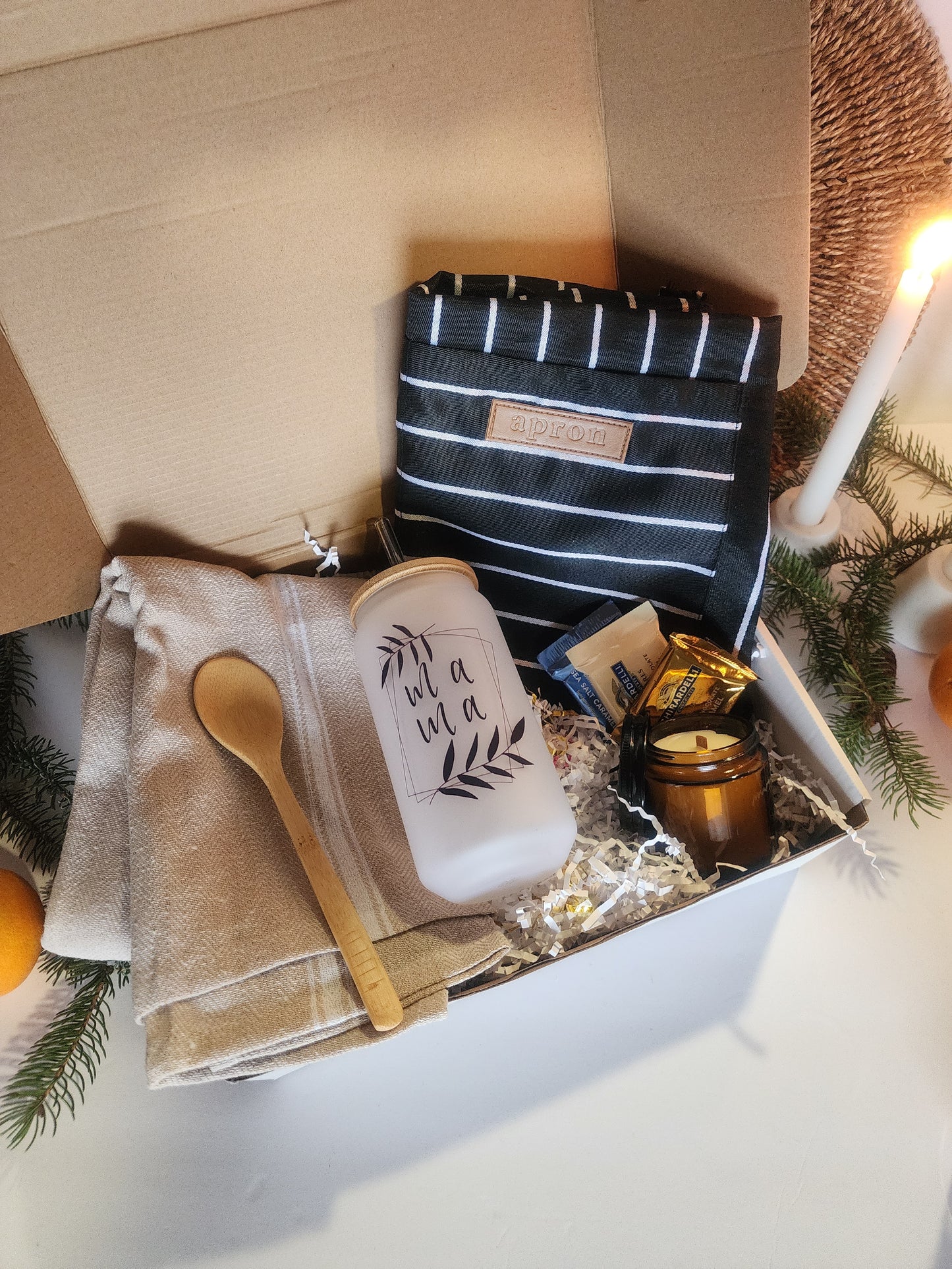 Homemaker Happiness Gift Basket with Mama 18oz Beer Glass