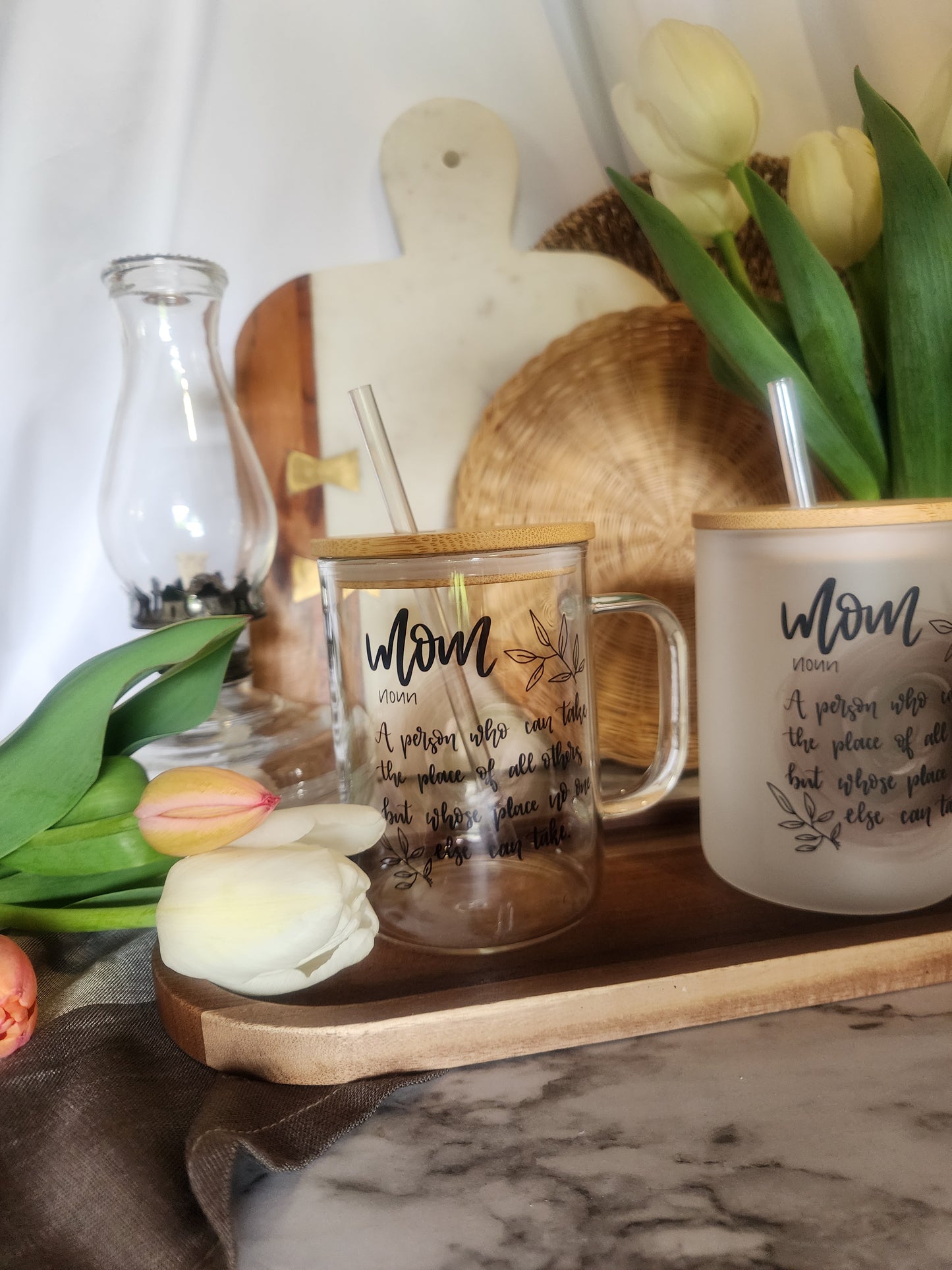 17oz Glass Mug - Mom Noun