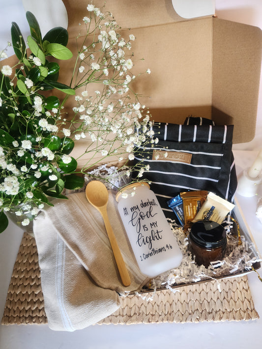 Homemaker Happiness Gift Basket with God is my Light 18oz Beer Glass