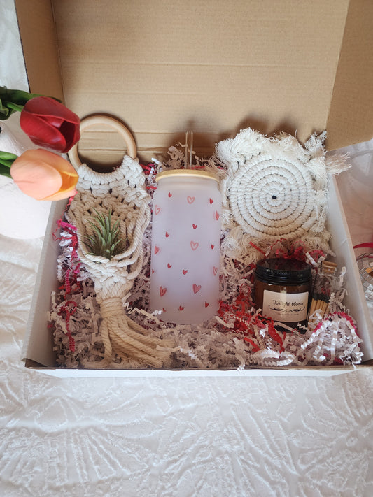 Plant Lovers Dream Gift Basket - Hearts
