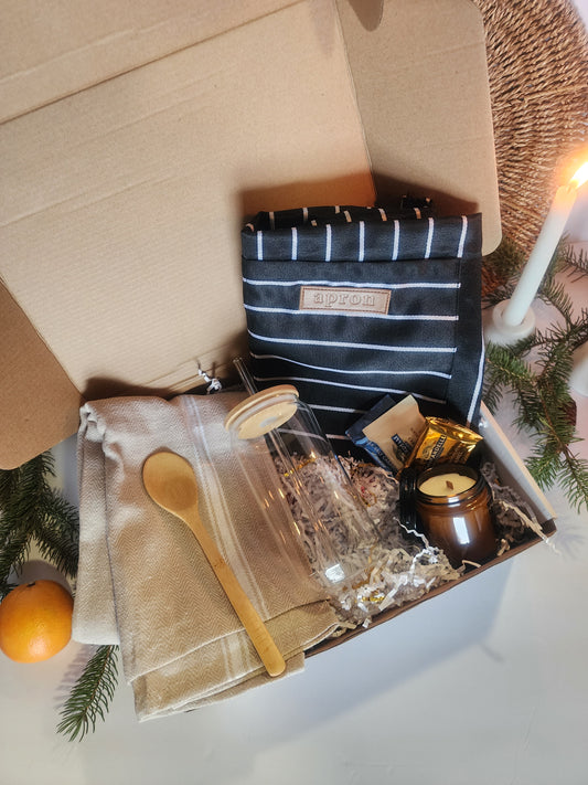 Homemaker Happiness Gift Basket with 18oz Clear Beer Glass
